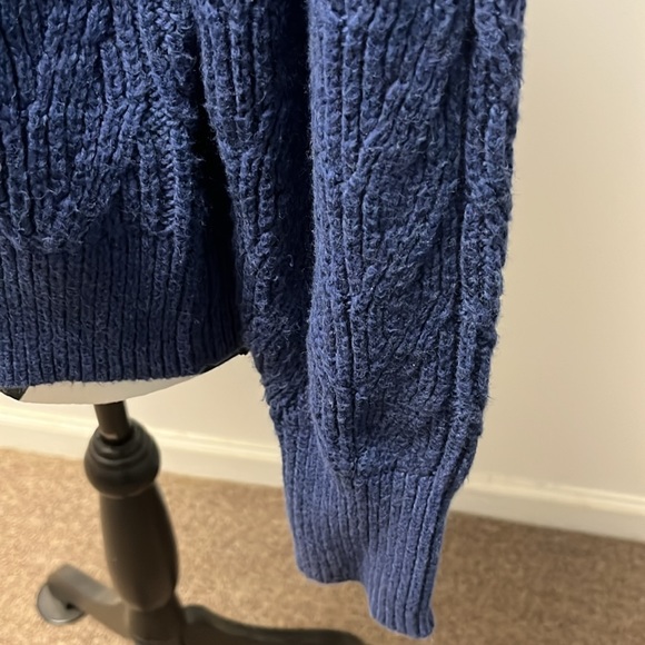 Old Navy chunky blue sweater size M - Picture 4 of 6